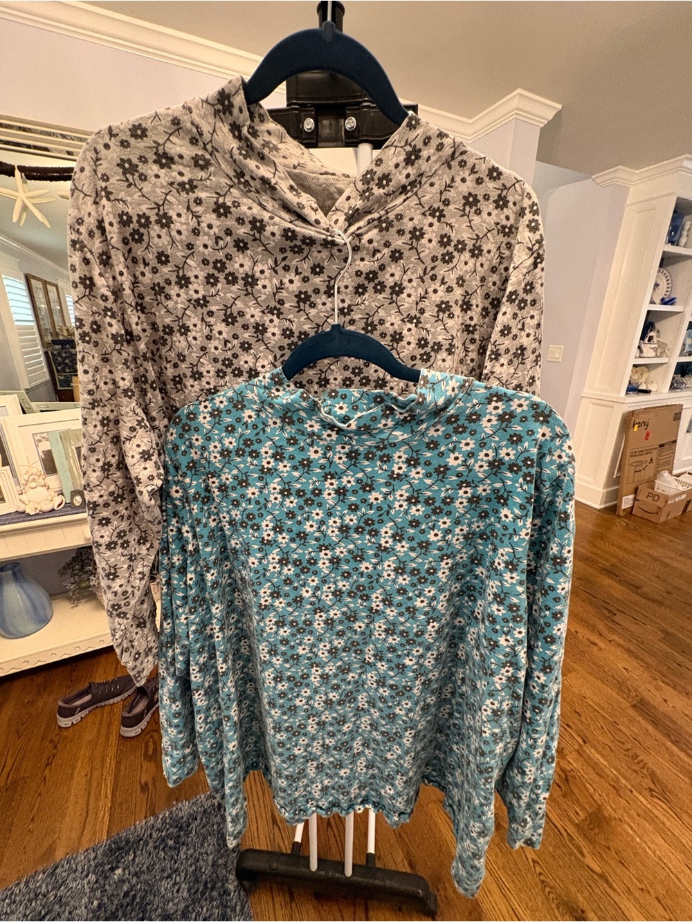 2 Woman within Floral Long-Sleeve Tops - Blue and Gray